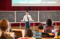 新規事業は続けるべきか、撤退すべきか？学生たちが経営者視点で意思決定を体験！《経営管理論》