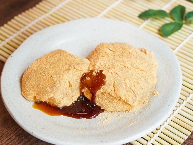 とろとろ食感が話題の生わらびもち