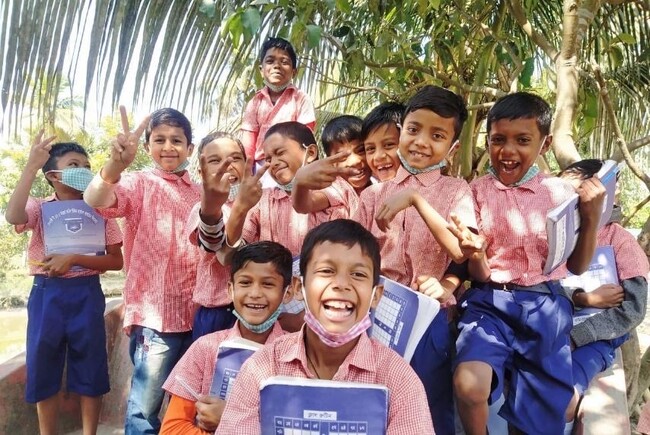 バングラデシュの村の子どもたち