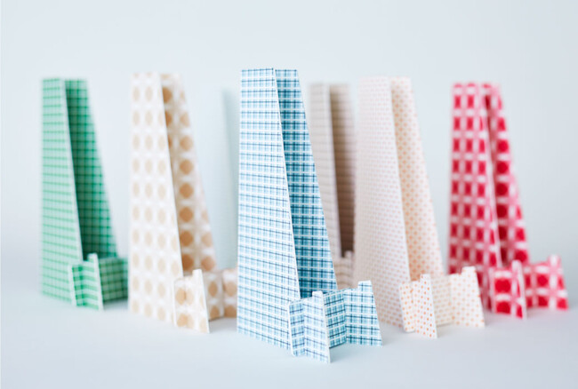 ブランドパターンを全面印刷したスマホスタンドの例