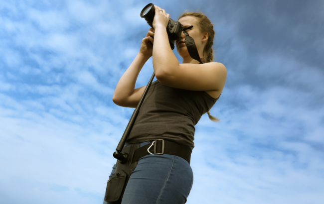 両腕への負担が少ないため、ヨーロッパでは女性カメラマンの間でも人気。