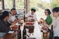 【公開20周年記念】監督・荻上直子、主演・小林聡美『めがね』 2027年春、全国リバイバル上映決定！『かもめ食堂』のスタッフとキャストによる、 一瞬のようで永遠のような、たそがれどきの物語