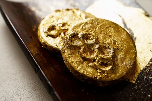 箔一の食用金箔で作った金メダルチョコ