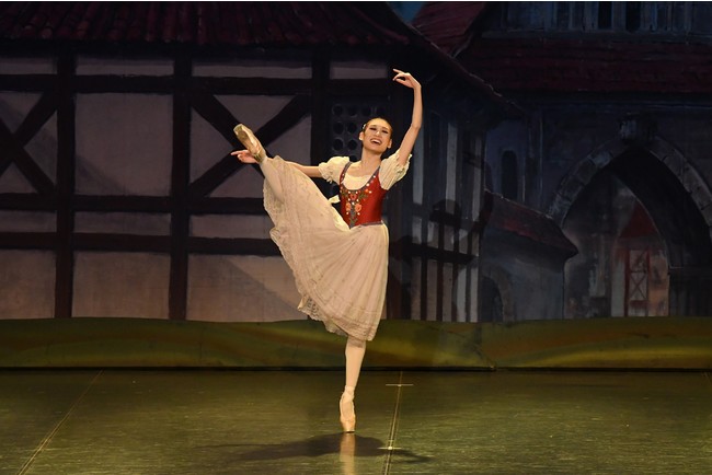 2021年ファミリーバレエ「コッペリア」より スワニルダ:山野井 《撮影:古都栄二(テス大阪)》 2021年ファミリーバレエ「コッペリア」より スワニルダ:山野井 《撮影:古都栄二(テス大阪)》