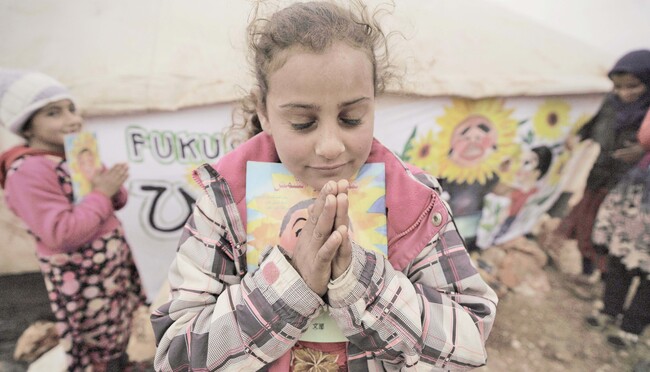 「ぼくのひまわりおじさん」をもつシリア難民キャンプの子ども