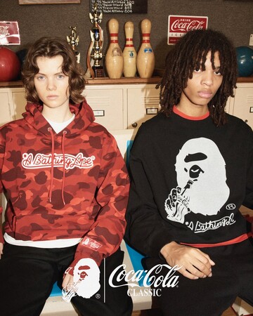 30周年を祝うA BATHING APE(R)×Coca-Cola(R)の最新コラボレーションが