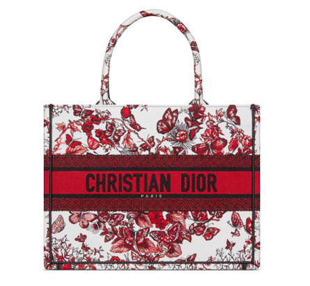 DIOR BOOK TOTE バッグ ミディアム Le Cœur des Papillons エンブロイダリー (36 x 27.5 x 16.5 cm) ¥480,000 DIOR BOOK TOTE バッグ ミディアム Le Cœur des Papillons エンブロイダリー (36 x 27.5 x 16.5 cm) ¥480,000