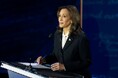 【DIOR】アメリカ合衆国副大統領カマラ・ハリスが大統領選討論会で「バー」ジャケットを着用