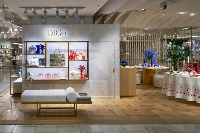 Dior Maison 新作ホームコレクション Check N Dior チェックン ディオール が伊勢丹新宿店ポップアップストアにお目見え Every Life