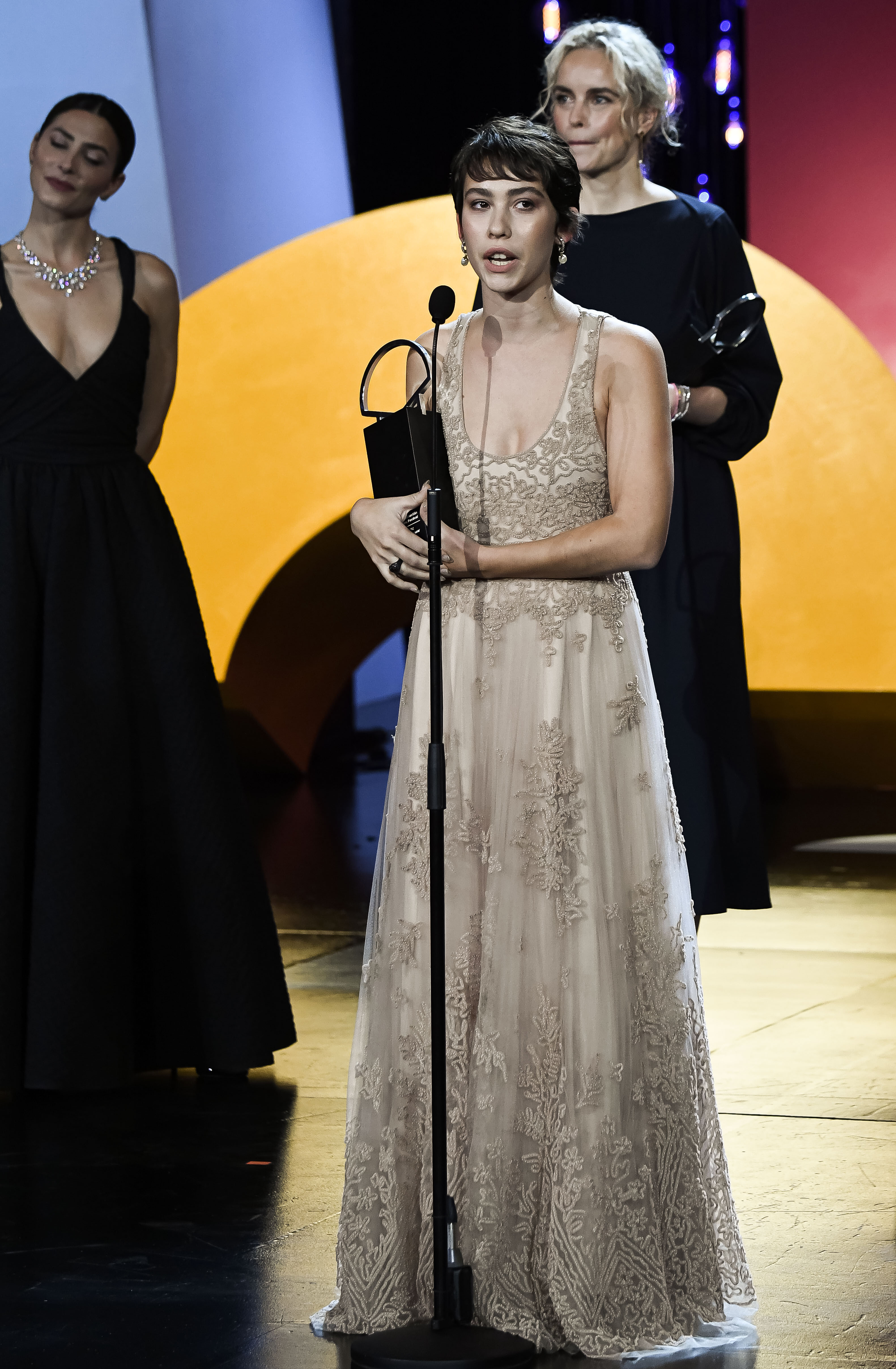 Dior ディオールを纏うセレブリティ ラファエル ペルソナ グレタ フェルナンデス バルバラ レニー クリスチャン ディオール株式会社のプレスリリース