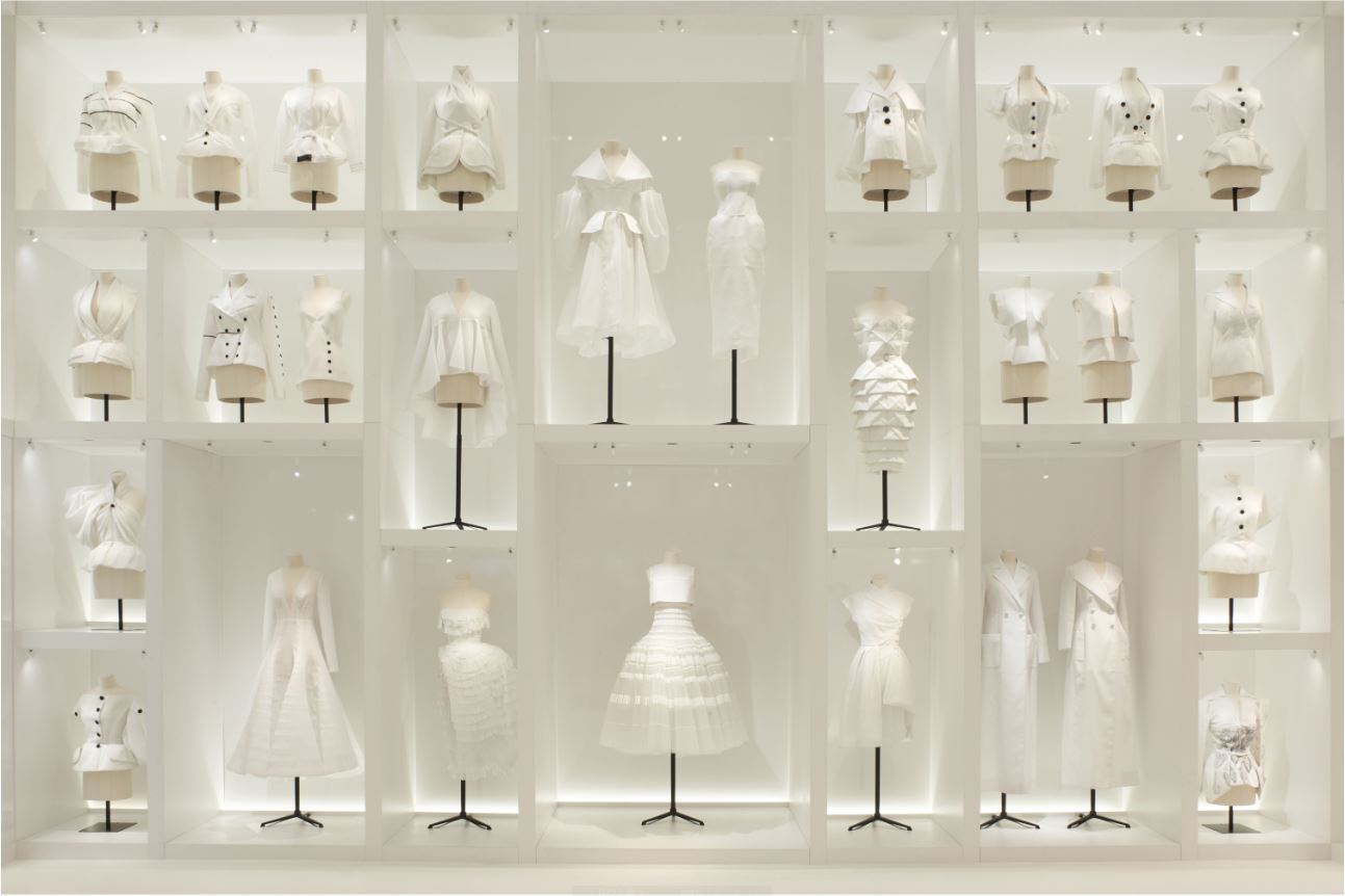 Christian Dior クリスチャンディオール、夢のクチュリエ展 図録 | www