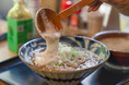 地域で愛された茶屋の想いを継ぐ、新たな食の拠点「満里古茶屋」でとろろ定食を味わう