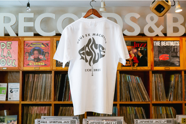 DEUS EX MACHINA x FACE RECORDS TEE ¥4400- 4サイズ- 4月23日 発売 DEUS EX MACHINA x FACE RECORDS TEE ¥4400- 4サイズ- 4月23日 発売