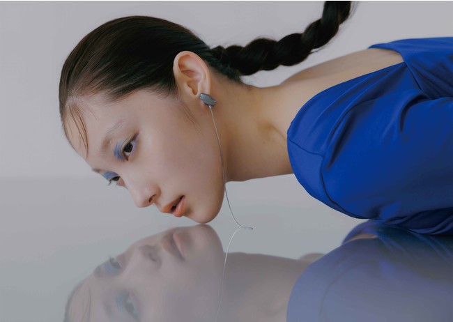 Photographer：Shuhei Tsunekawa、Model：ANNI YANG(TOMORROW TOKYO)、Makeup：KOTO(UM)、Hair：KURUSHIMA(Y’s C)、Stylist：Remi Kawasaki 