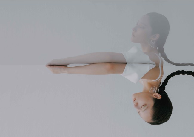 Photographer：Shuhei Tsunekawa、Model：ANNI YANG(TOMORROW TOKYO)、Makeup：KOTO(UM)、Hair：KURUSHIMA(Y’s C)、Stylist：Remi Kawasaki 