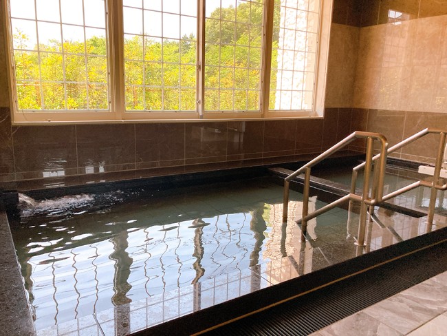 季節の移り変わりをお愉しみいただける「大浴場」 季節の移り変わりをお愉しみいただける「大浴場」