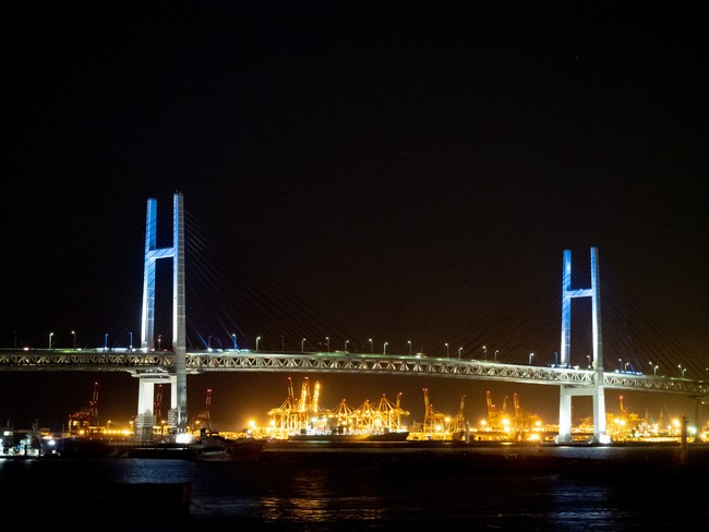 横浜ベイブリッジと港の夜景（画像提供：横浜観光情報）