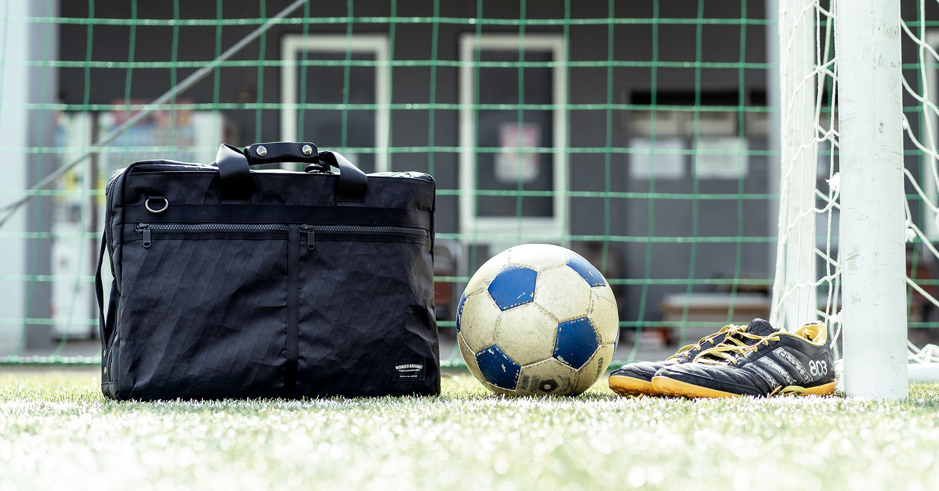 平日 スポーツ するビジネスマンにオススメ 圧倒的軽量ビジネスバッグ発売 株式会社batonのプレスリリース