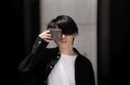 カワニシカバンの新シリーズ“Dual”から第1弾、ミニウォレット「hand［ハンド］」が登場。手のひらサイズのレザー財布──YouTube登録15万人の香川発・バッグブランド