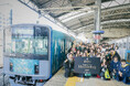ワーナー ブラザース スタジオツアー東京 - メイキング・オブ・ハリー・ポッター、西武鉄道池袋駅のホームで50名のファンと新学期をお祝い「バック・トゥ・ホグワーツ」特別イベント開催