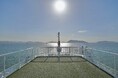 「瀬戸内海に浮かぶテラスリゾート」体験が進化 「あおい」の展望デッキ「空のテラス」がガラス張り仕様にリニューアル | ジャンボフェリー
