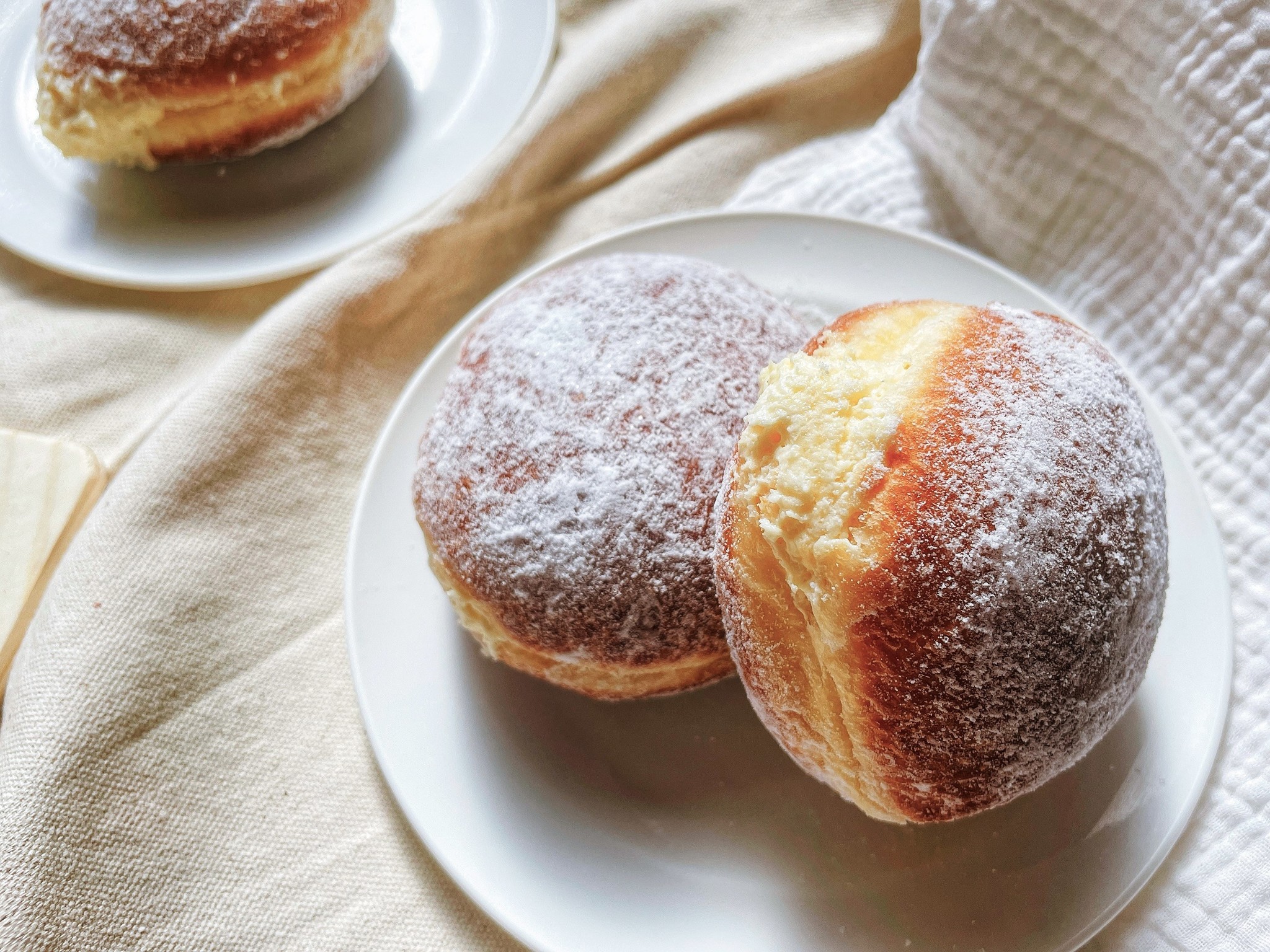 阪急ベーカリー フレッズカフェベーカリー 発売から3週間で累計販売数35 000個を突破 話題のふわとろ新食感 生ドーナツ が大人気 株式会社阪急ベーカリーのプレスリリース