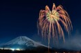 富士山2合目から日本一天高く上がる花火 第二回「富士山花火2024 〜市川團十郎 富士山歌舞伎花火〜」アソビュー!でチケット発売開始