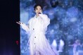 俳優、アーティストのRyubi MiyaseがTOKYO LIGHTS 2024にて高さ7mの巨大な鏡に映し出された光の演出で新曲を披露!また新曲の世界観を描いたスペシャルコラボドローンショーを実施!