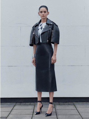 Leather Jacket ￥581,900 (税込) T-Shirts￥103,400(税込) Leather Skirt ￥498,300 (税込)