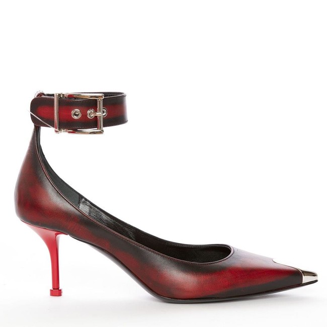 Strap Punk Pumps ¥132,000 (税込) Heel 6.5cm Strap Punk Pumps ¥132,000 (税込) Heel 6.5cm
