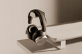 PREDUCTS：愛用のヘッドフォンを定位置に吊り下げるアーム型モジュール「Headphone Hanger」販売開始