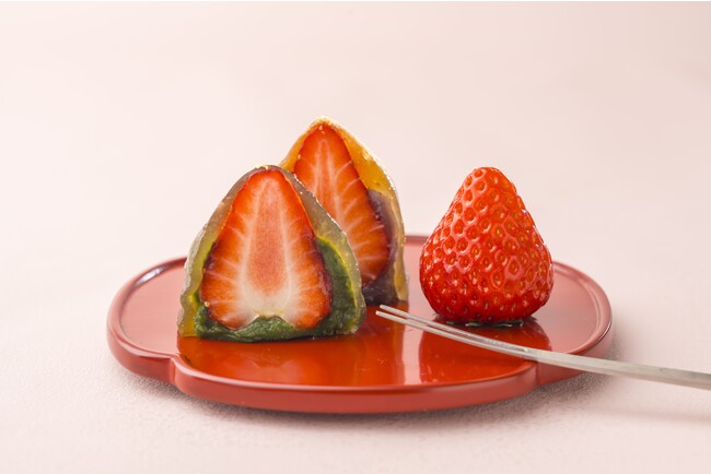 いちご琥珀餅（抹茶、こし餡）各648円（税込）