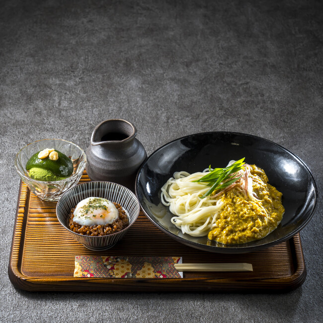 祝祭日は、デザートが「餅とアイス」に。