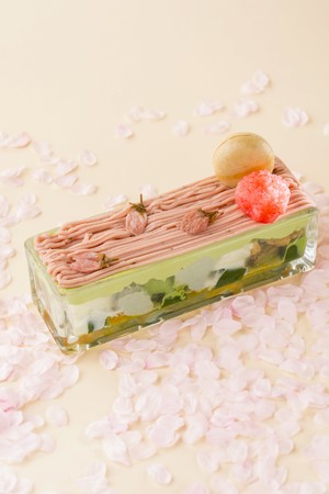 抹茶と桜の風味を楽しめる日比谷 林屋新兵衛限定「春風かおる 桜パフェ」