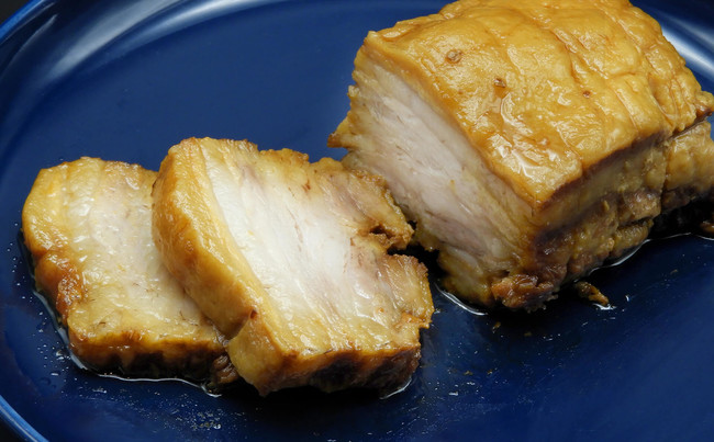 香川県産の厳選素材で作る「焼き豚P オリーブ豚チャーシュー」