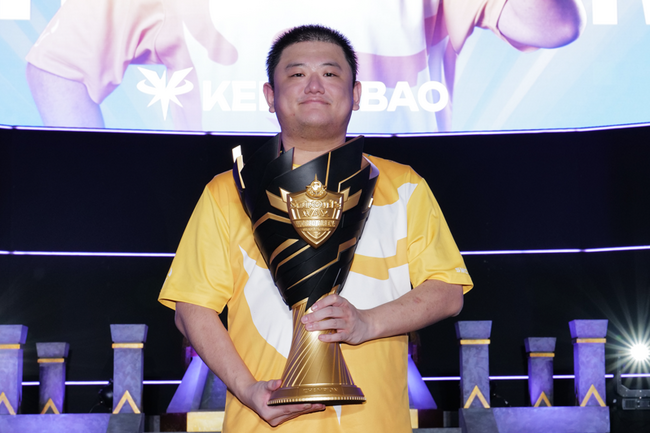 優勝したKELIANBAO選手 優勝したKELIANBAO選手