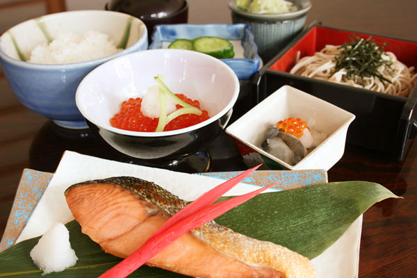石挽き蕎麦と和食処 悠流里 石挽き蕎麦と和食処 悠流里