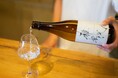 佐渡の旅の締めくくりに“汲みたての一杯”を!両津港「SADO SAKE PORT」でタンク直汲み体験販売を開始