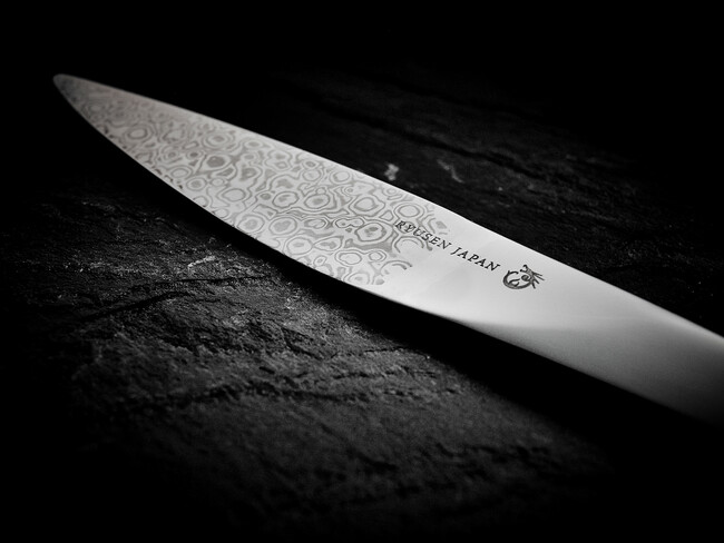 数年待ちと言われた、龍泉刃物のステーキナイフの後継モデル「ステーキ