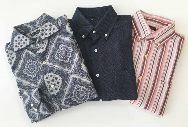 紳士服「イルファーロ」『スマートウォーマー2』のシャツ 背ヨーク、内台衿、カフス部分に吸湿発熱および蓄熱機能をもった中布を使用
