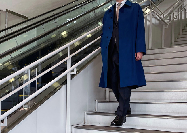 「本藍染コート」藍色 ビジネススタイル