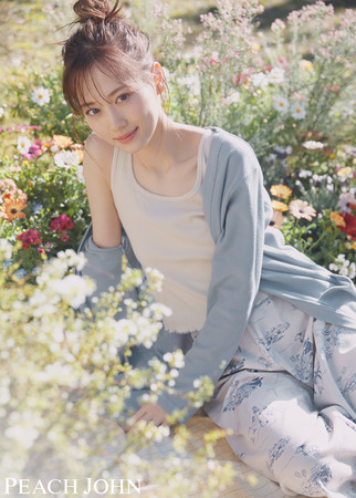 NEWビジュアル解禁!】乃木坂46 山下美月が着こなす PEACH JOHN夏の NEWビジュアル解禁!】乃木坂46 山下美月が着こなす PEACH JOHN夏の