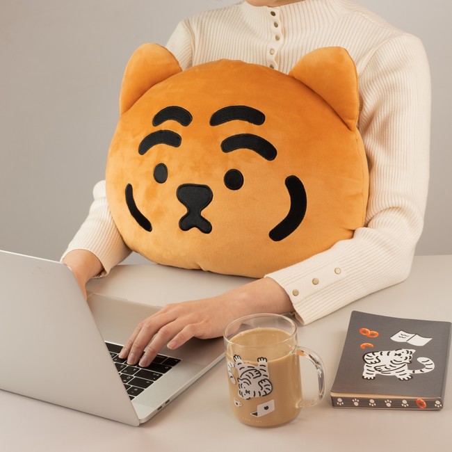 Tiger face もちクッション