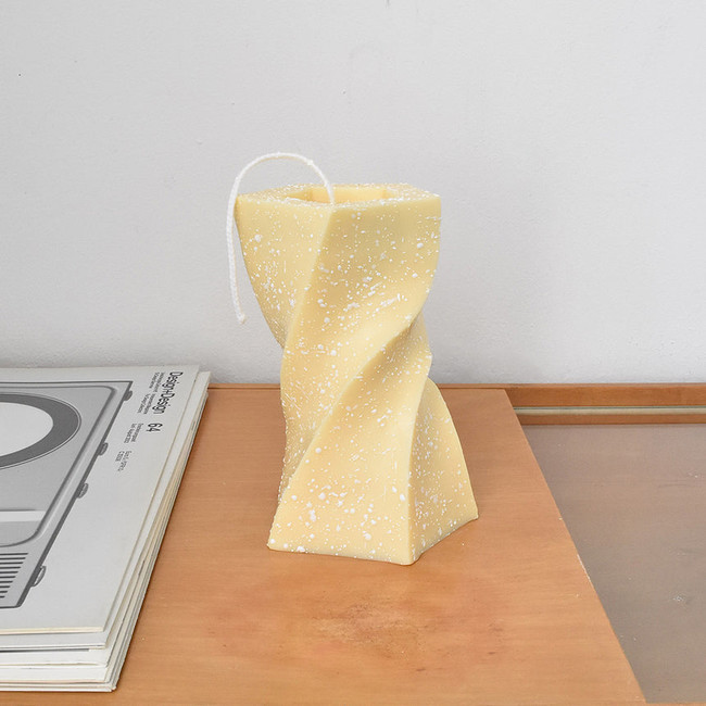 Unbalance Twist Candle Butter
