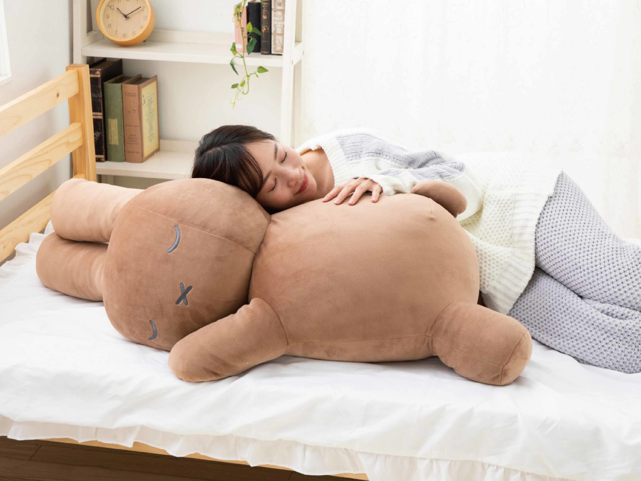 タヌキとキツネ すやすやフレンド おうちでリラックス タヌキ