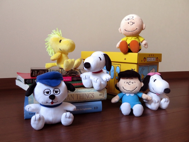 スヌーピーの仲間たちを黄色いスクールバスでお届け 『PEANUTS