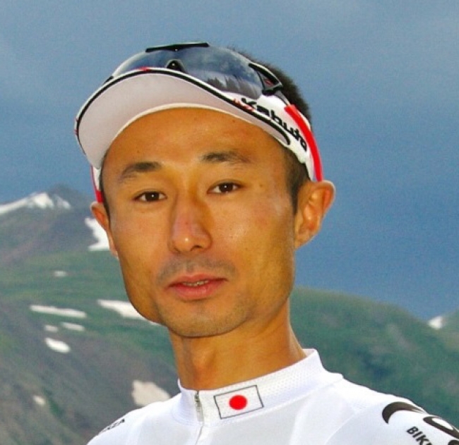 JCF強化指定選手の武井亨介・與那嶺恵理選手とカーボンバイクフレーム「CARBONEX」使用契約を締結