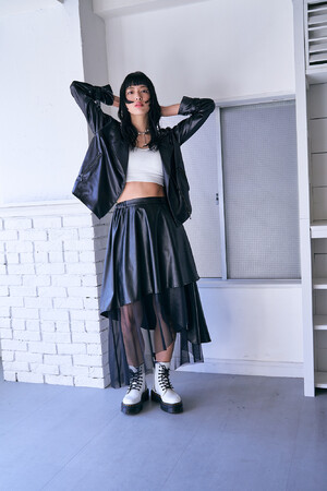 OUTER ￥33,000(TAX IN) SKIRT ￥29,800(TAX IN)