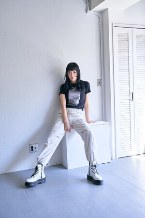 TOPS ￥7,800(TAX IN) PANTS ￥28,600(TAX IN)