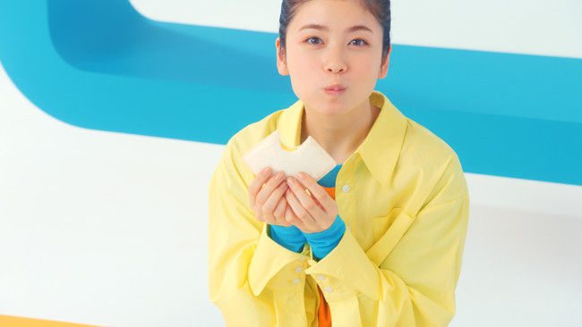 小芝風花さんがイメージキャラクターに はじける笑顔と大ジャンプに注目 山崎製パン株式会社のプレスリリース